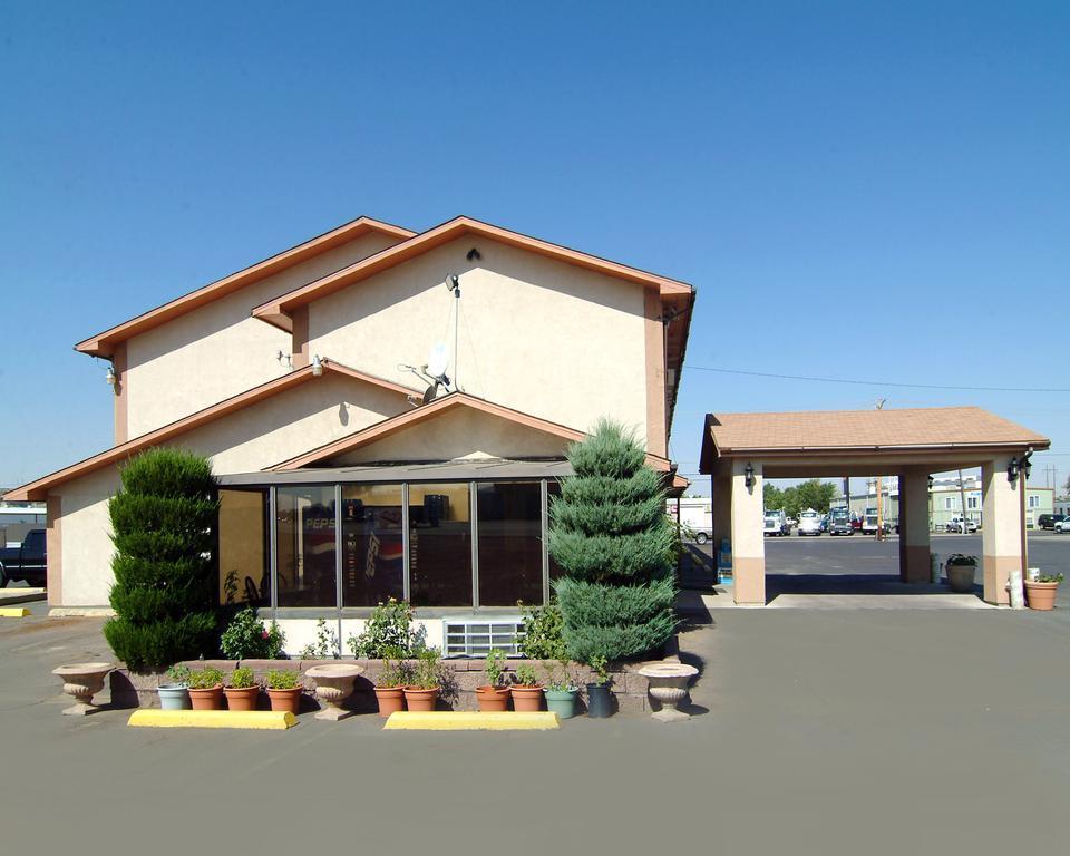 Rodeway Inn Farmington Exteriör bild