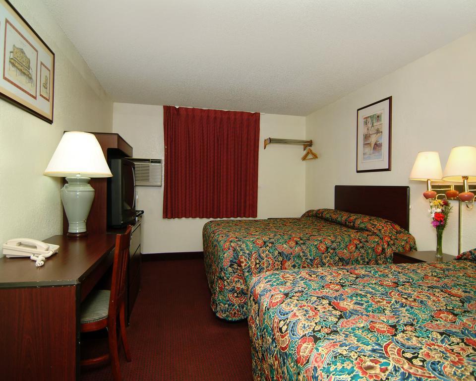 Rodeway Inn Farmington Exteriör bild