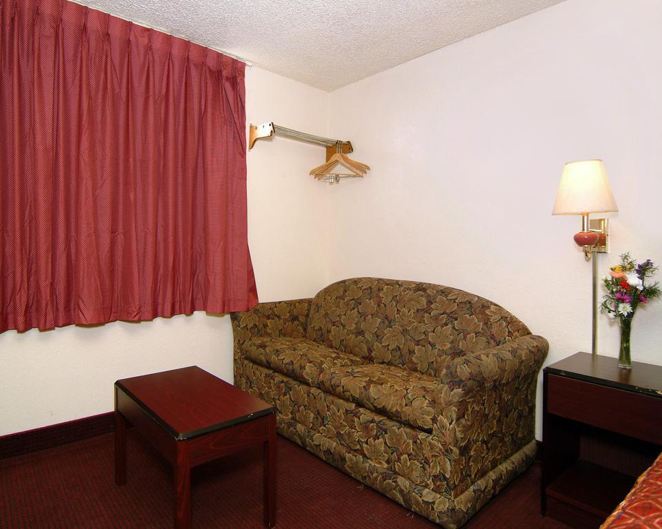 Rodeway Inn Farmington Exteriör bild