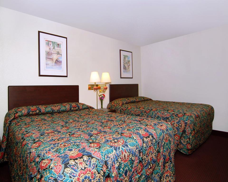 Rodeway Inn Farmington Exteriör bild
