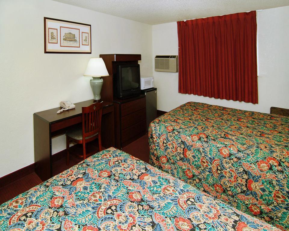 Rodeway Inn Farmington Exteriör bild