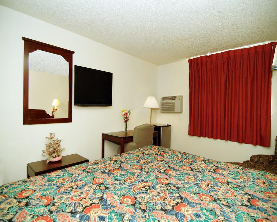 Rodeway Inn Farmington Exteriör bild