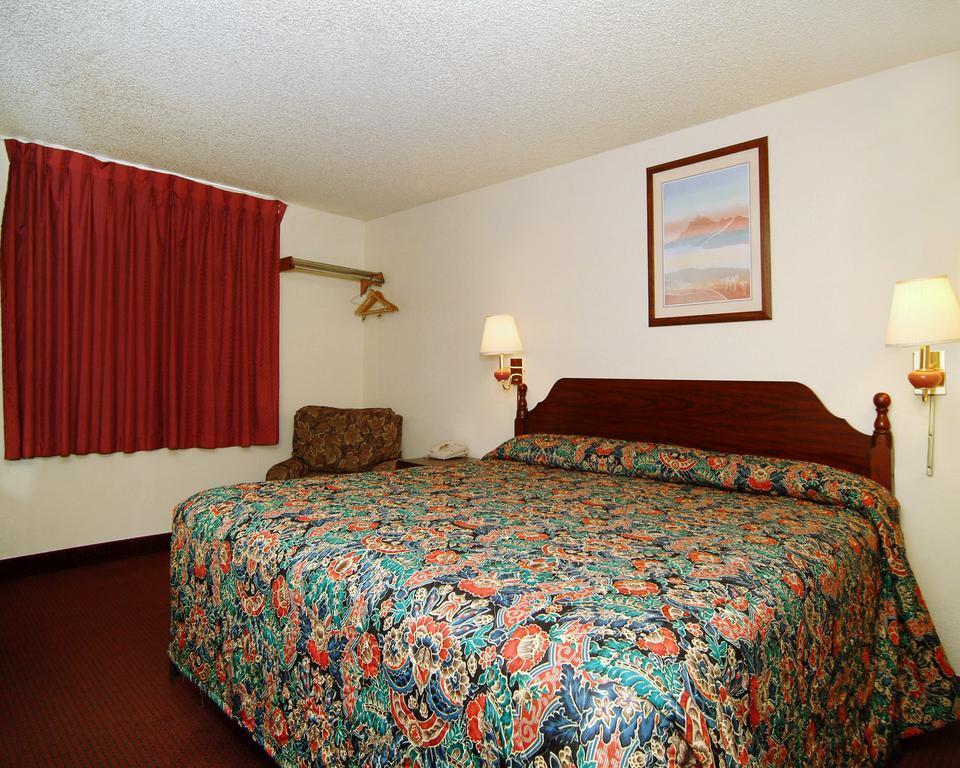 Rodeway Inn Farmington Exteriör bild